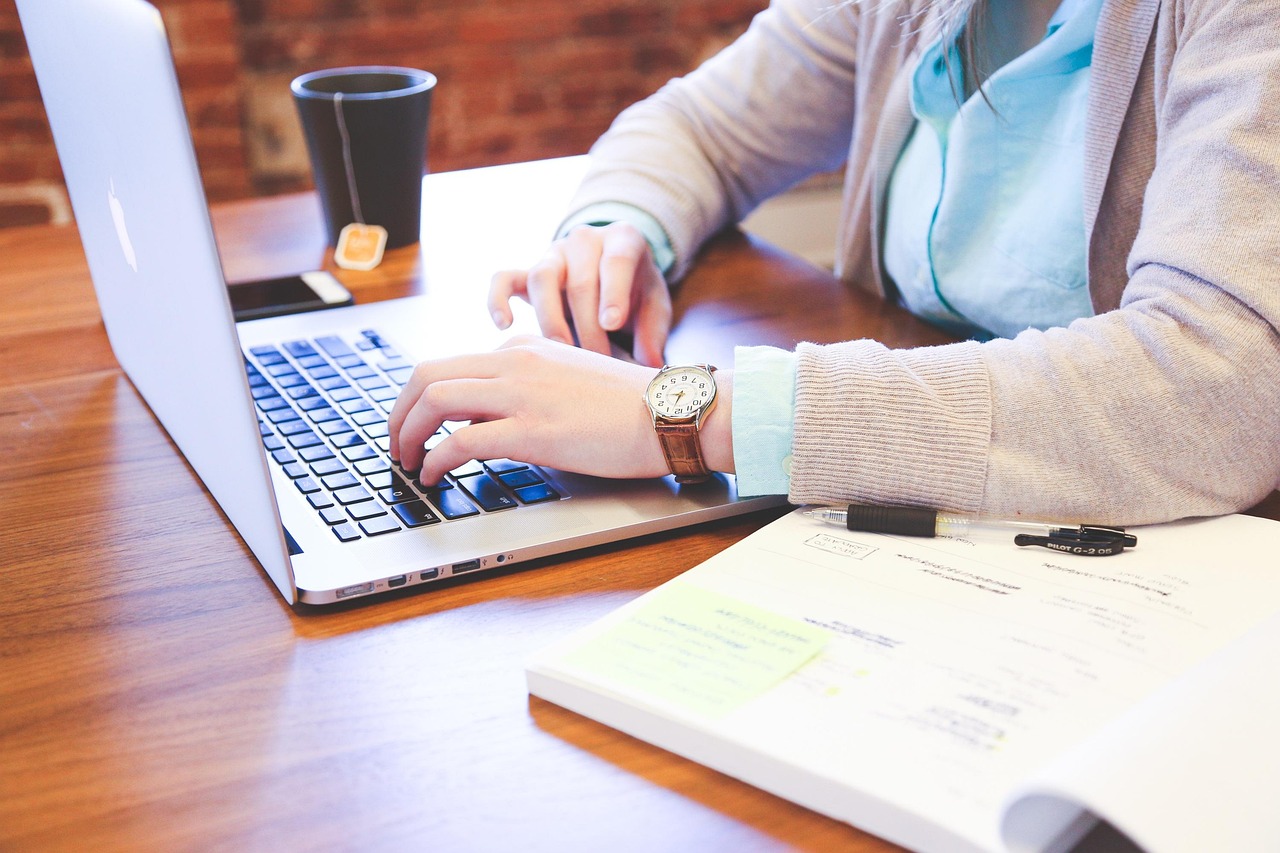 découvrez l'importance de l'apprentissage tout au long de la vie, ses avantages pour le développement personnel et professionnel, et comment intégrer cette démarche à votre quotidien.